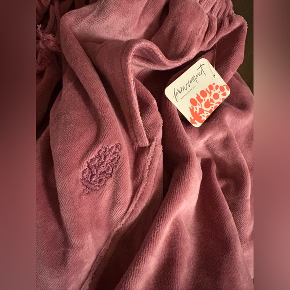 FP Movement Momentum Velour Pants!🔥 with pockets! XL- New w/ Tags! - Picture 11 of 16